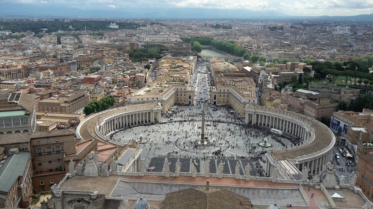 Blick von der Kuppel des Petersdoms